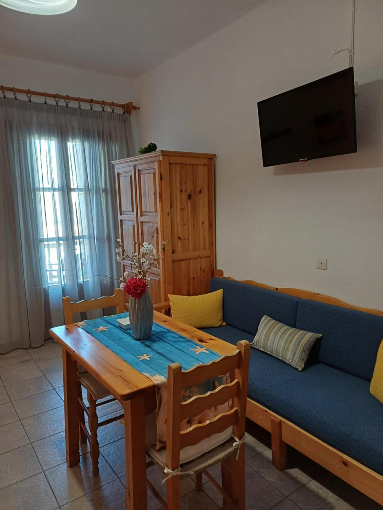 Nikolaos Studios Apartments Skopelos Town Exterior photo