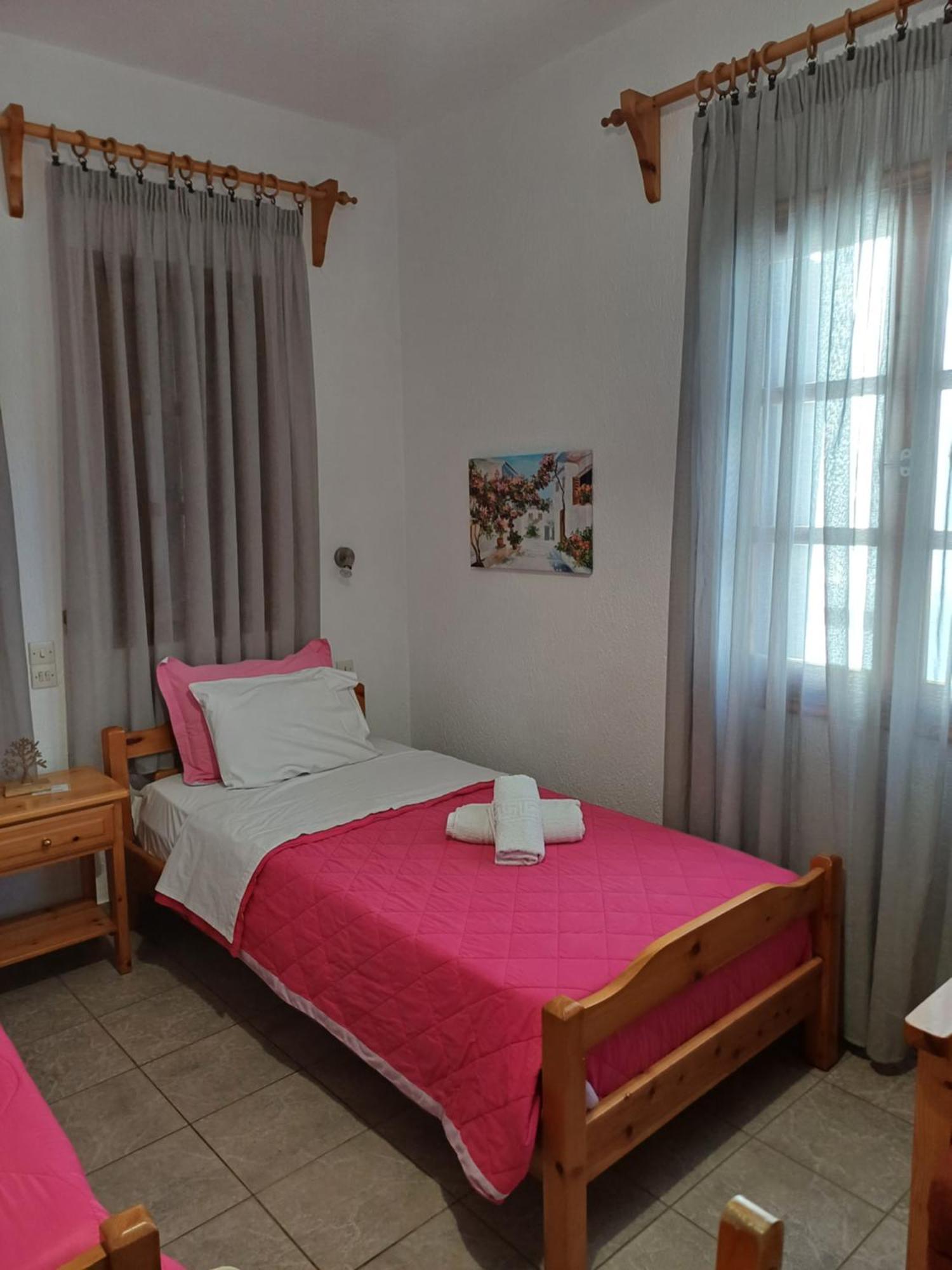 Nikolaos Studios Apartments Skopelos Town Exterior photo