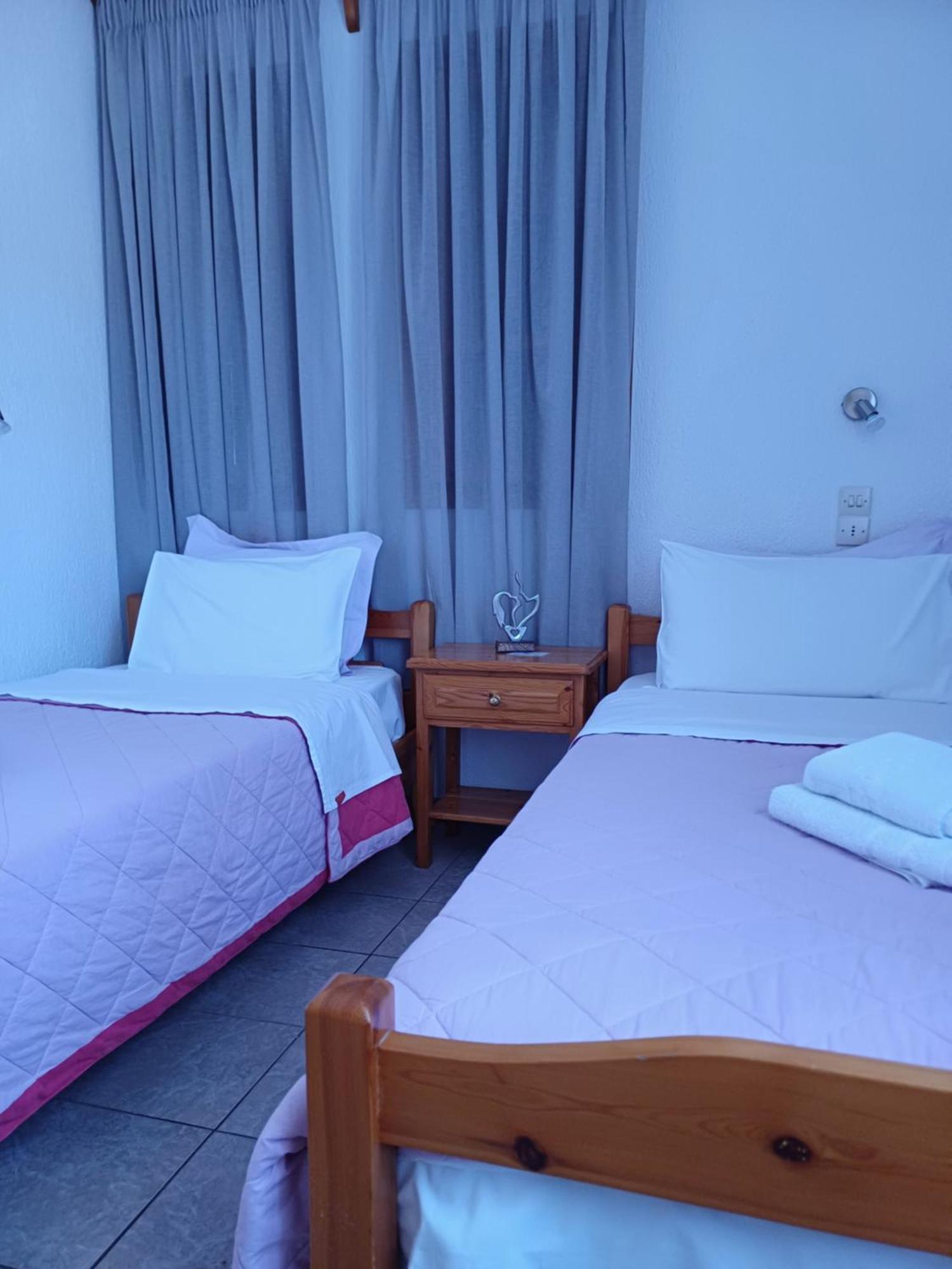 Nikolaos Studios Apartments Skopelos Town Exterior photo