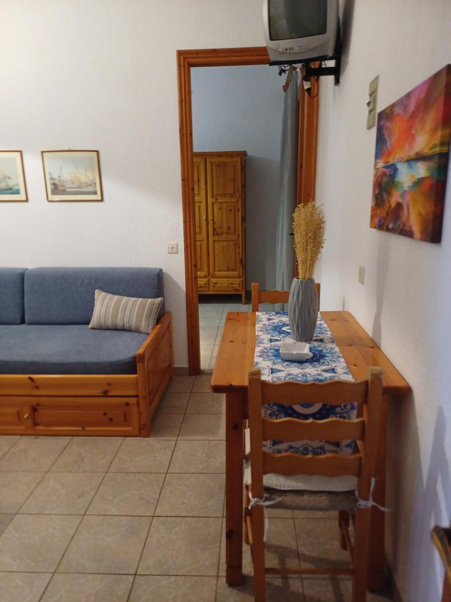 Nikolaos Studios Apartments Skopelos Town Exterior photo