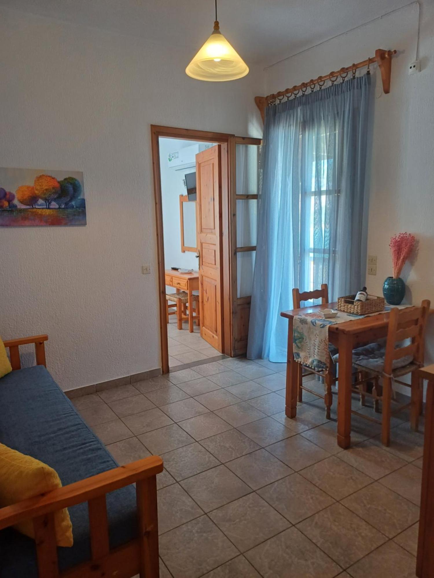 Nikolaos Studios Apartments Skopelos Town Exterior photo